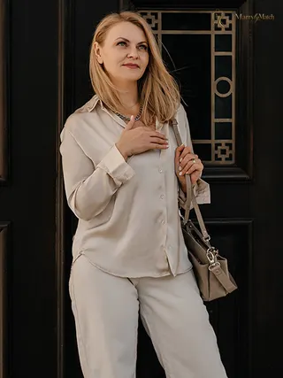 NATALYA, 48