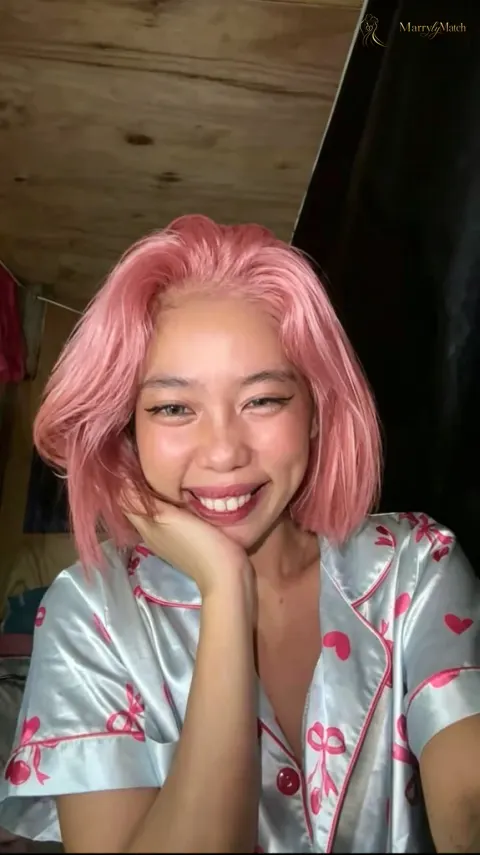 Antonette, 27