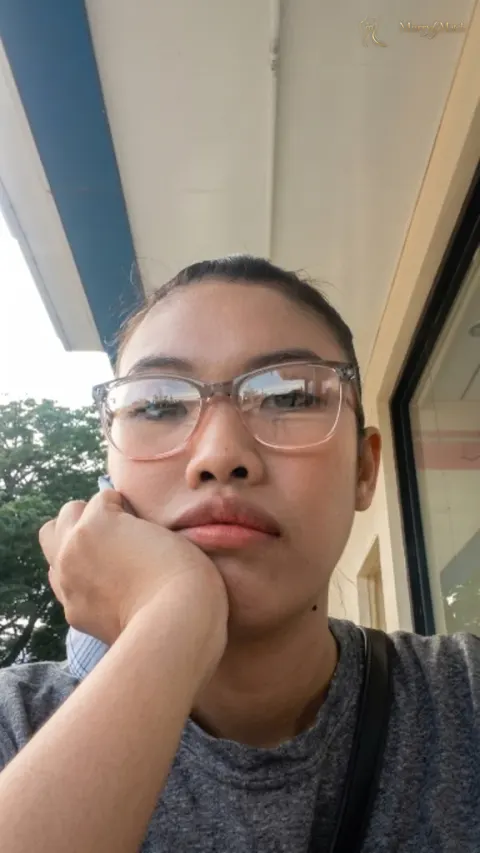 Another photo of Shella