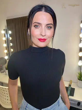 ELENA, 48