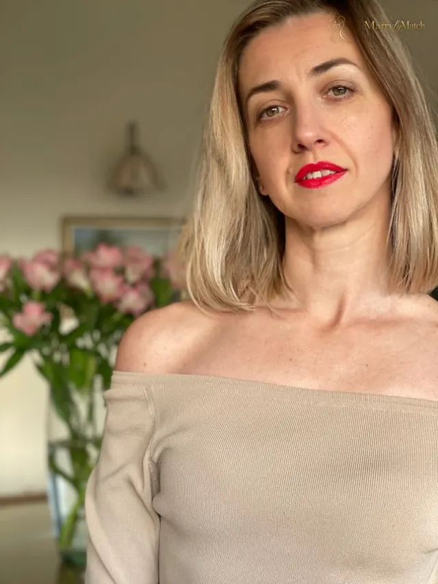 Mariana, 44