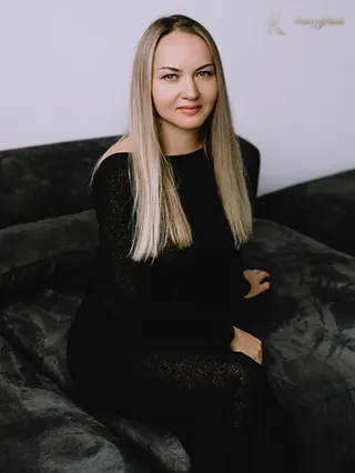 YULIYA, 47