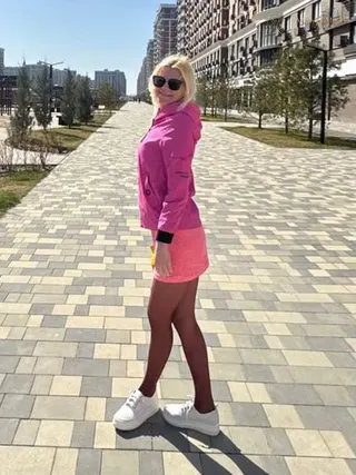 Another photo of EVGENIYA