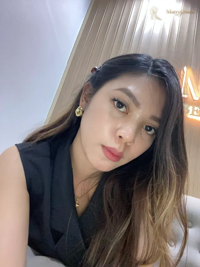 Valerie, 30