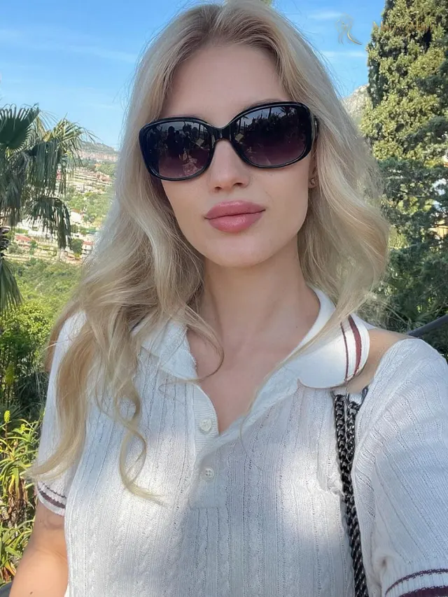 Another photo of Loryna