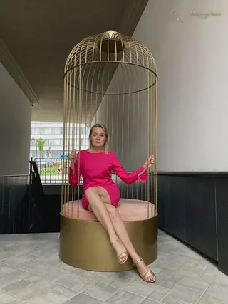 ELENA, 52
