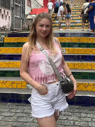 ELENA, 37