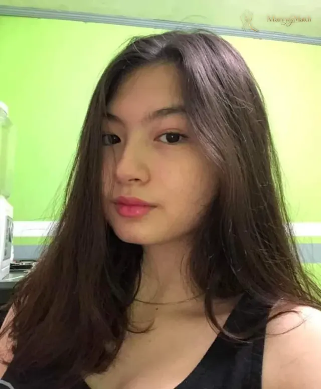 Kheylla, 25