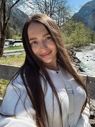 Another photo of DARYA
