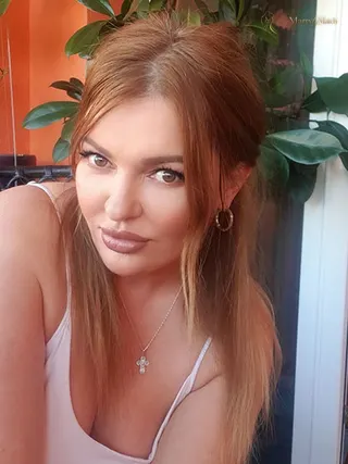 Another photo of KARINA
