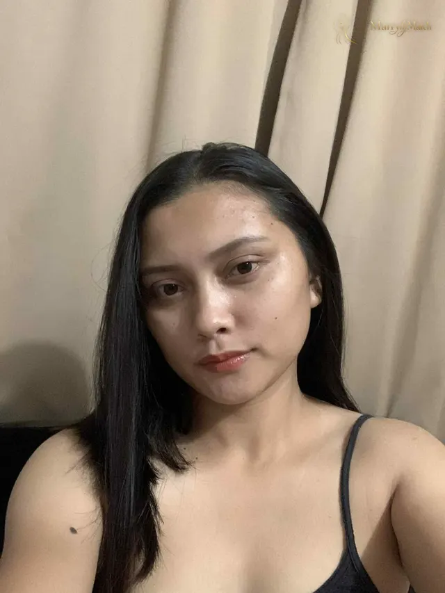 Maria, 24
