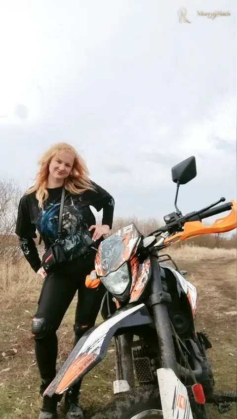 Elena, 42
