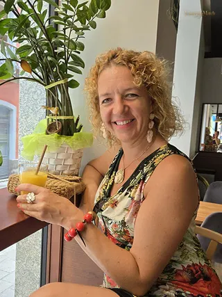 YULIYA, 42