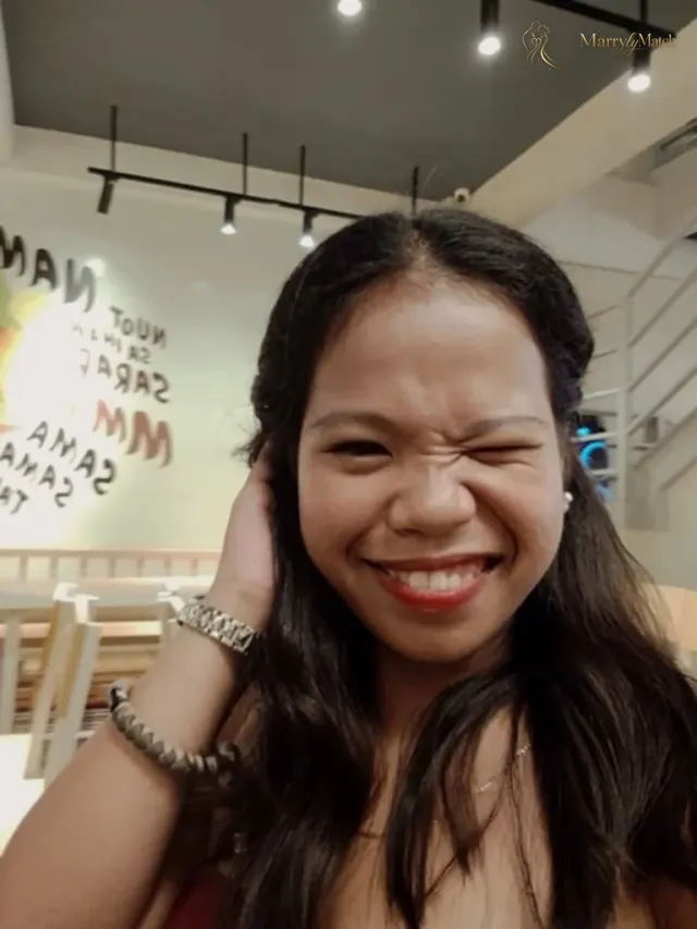 Mae, 24