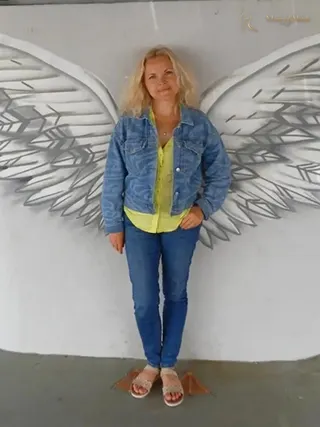 ELENA, 47
