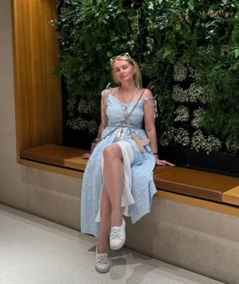 Yuliia, 51