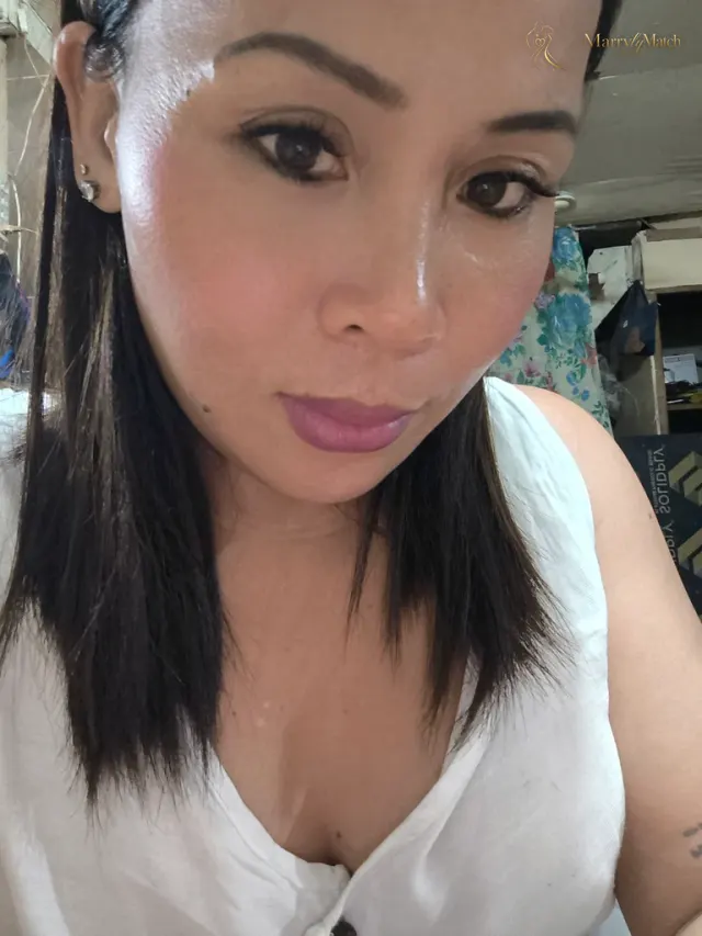 Another photo of sheila marie