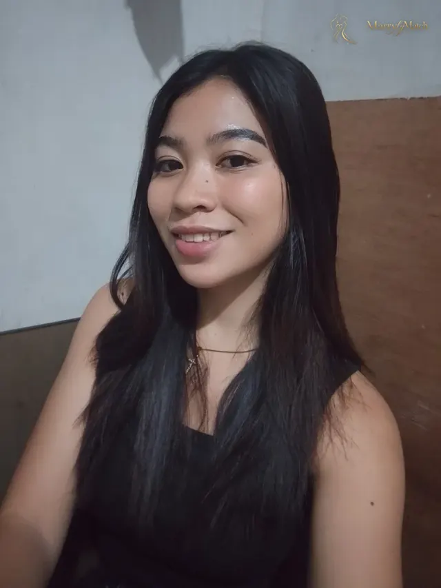 Claire, 20