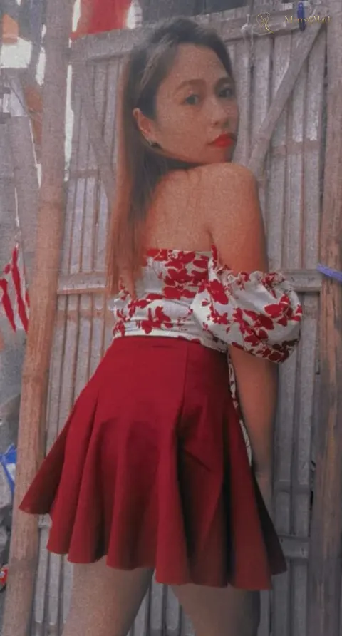 Another photo of Jo Vee