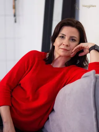 NADEZHDA, 47