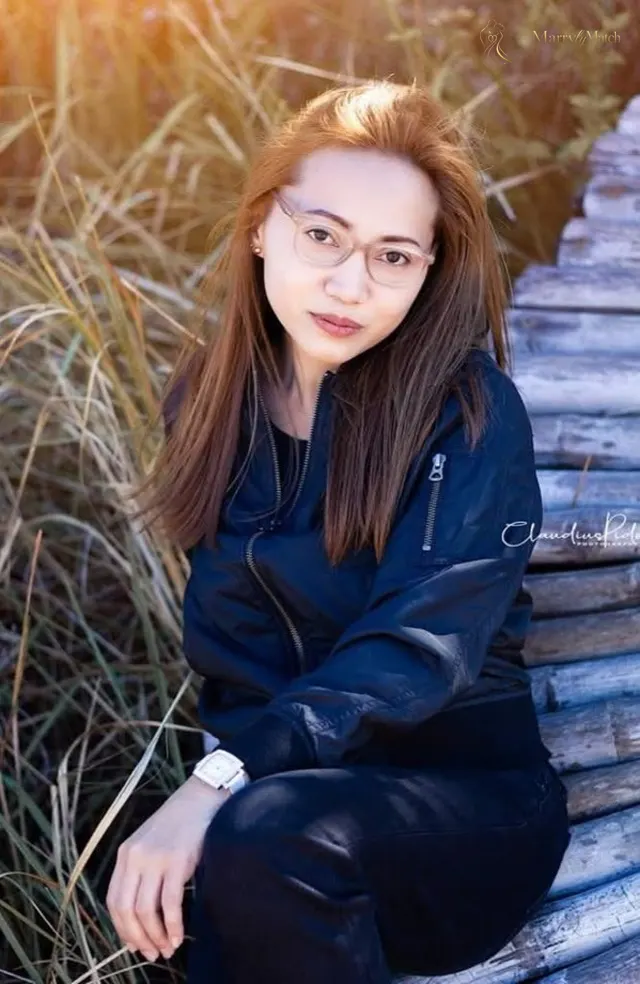 Another photo of Faye