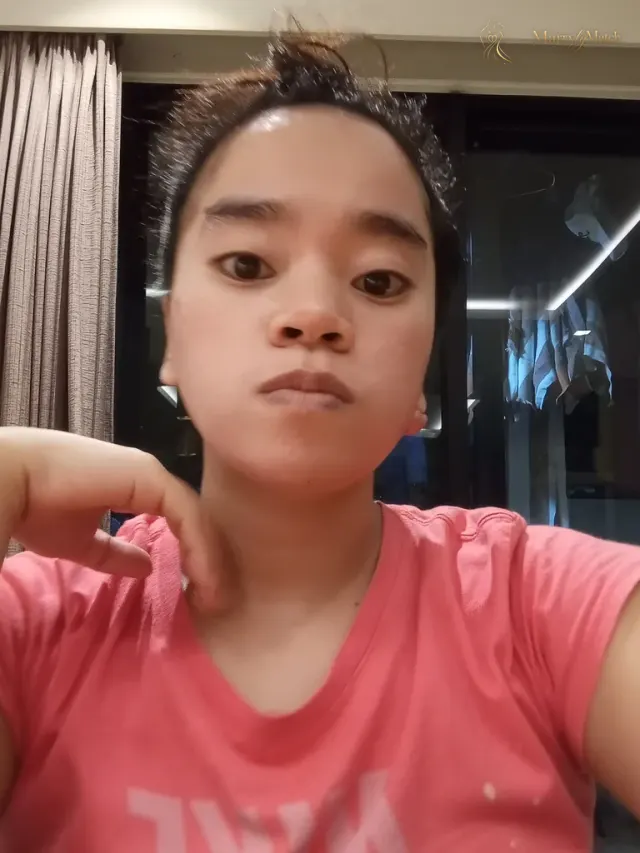 Another photo of Ara