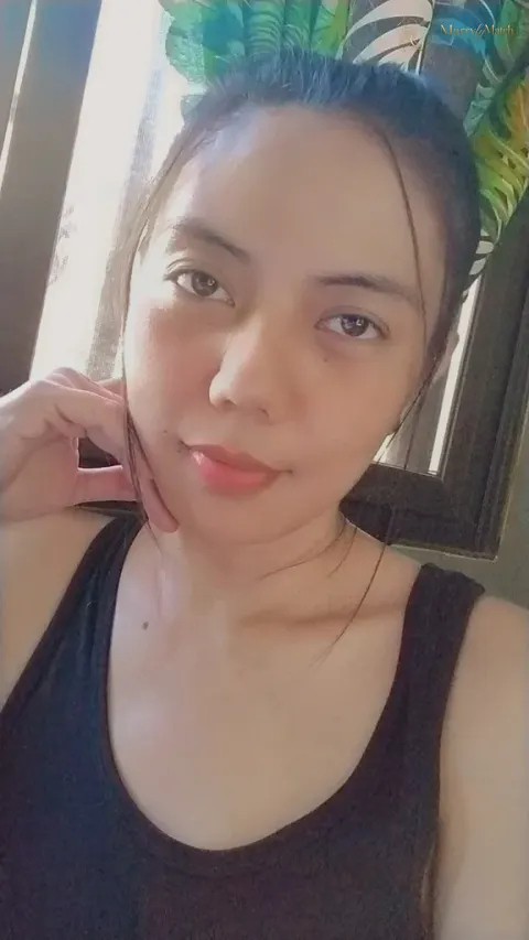 Another photo of Jona Liza