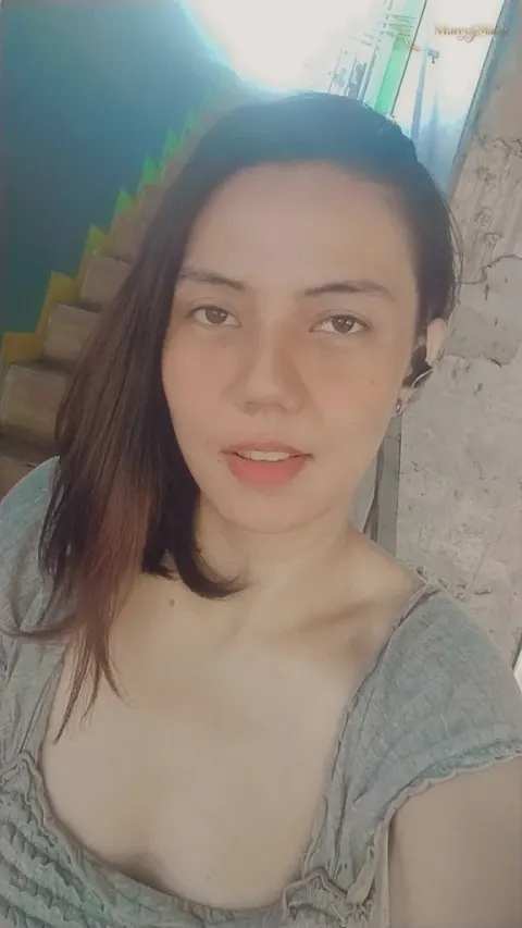 Another photo of Jona Liza
