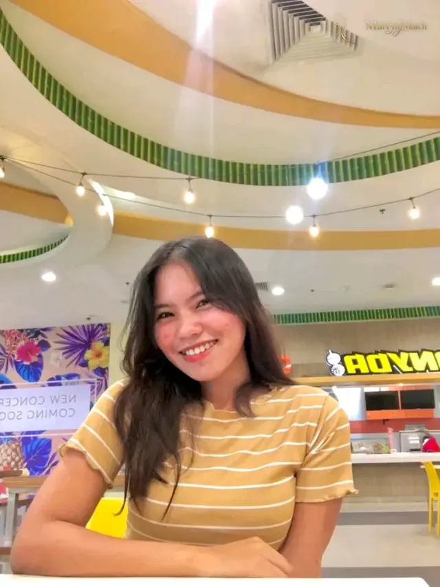 Lynleyn, 23