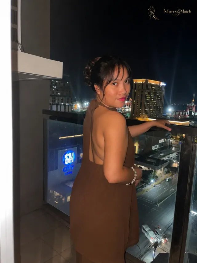 Another photo of Lara