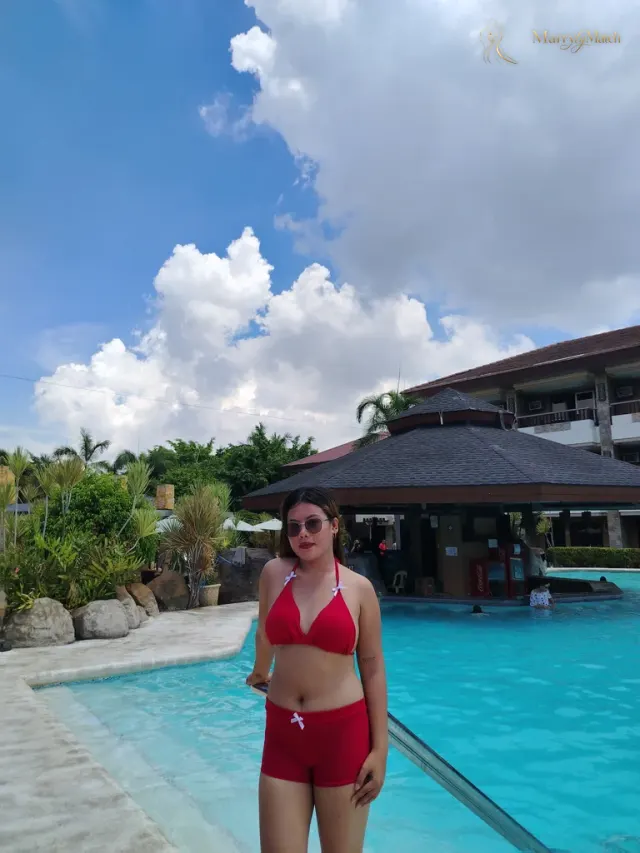 Rose, 23