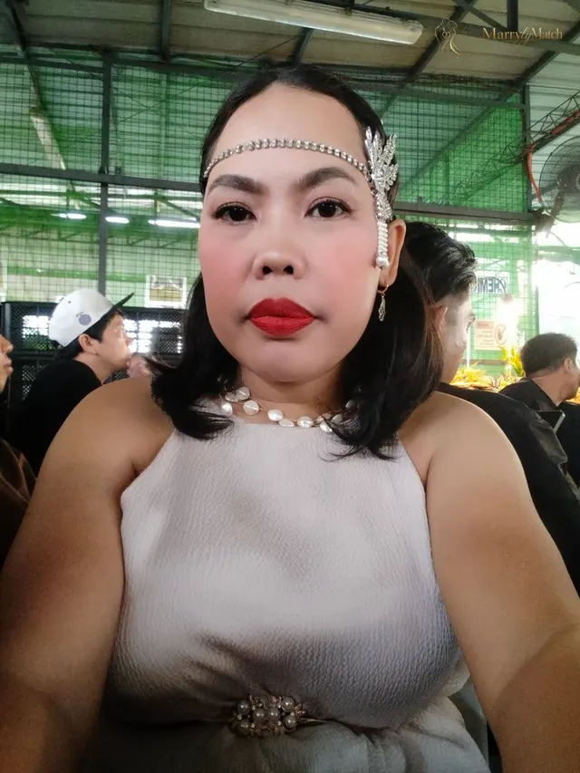 Meribeth, 43