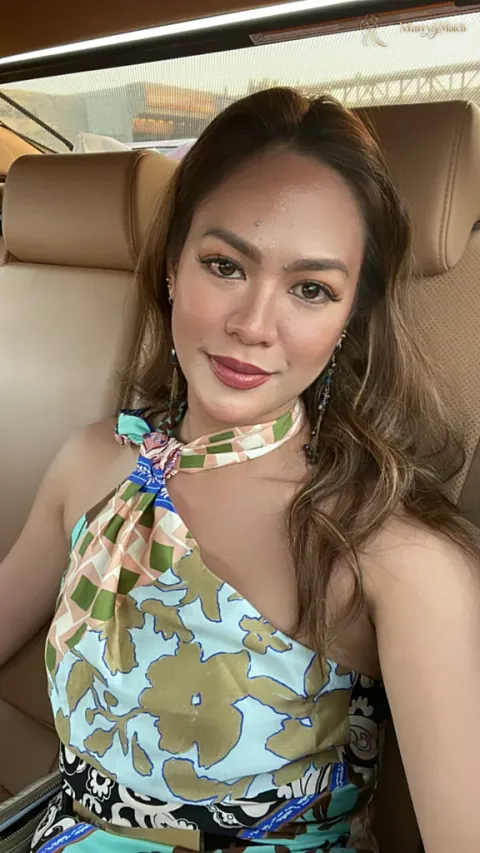 Another photo of Bea