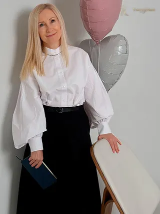 LARISA, 57