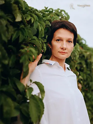 NATALYA, 47