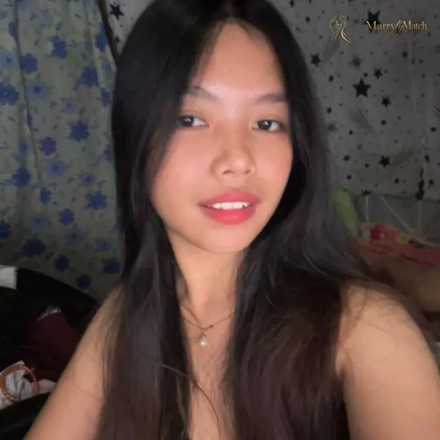 Another photo of Mariel