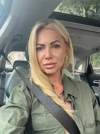 OKSANA, 47