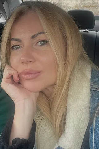 Another photo of OKSANA