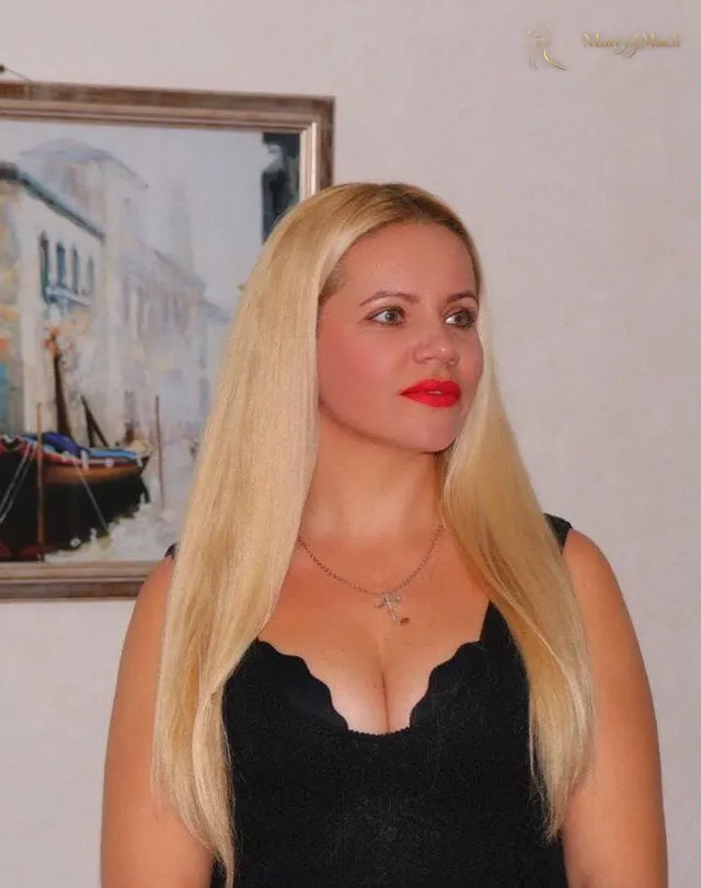 Nelya, 44
