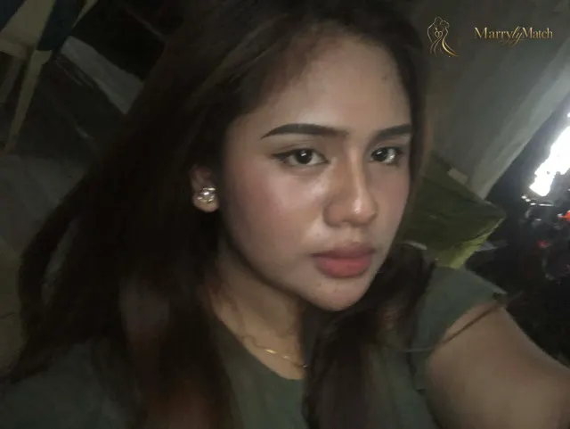 Jillyn, 19