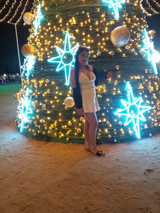 Another photo of Riza