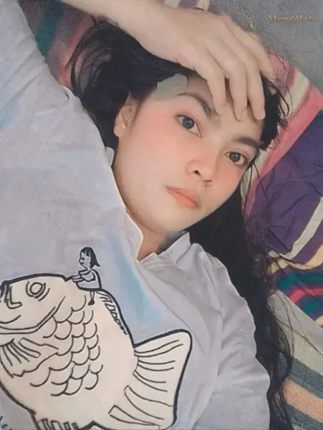 Another photo of Riza