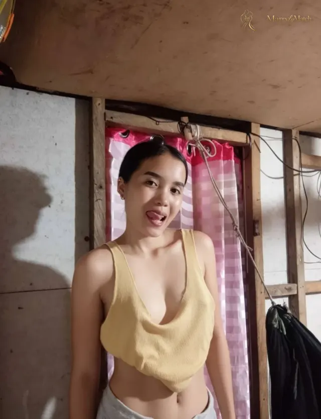 Jelyn, 24