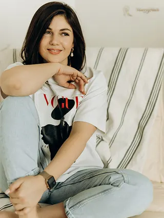 Another photo of ALESYA