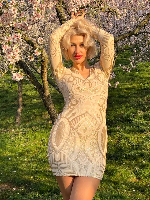 Another photo of Elena
