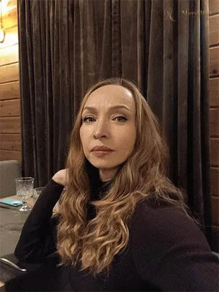 ELENA, 49