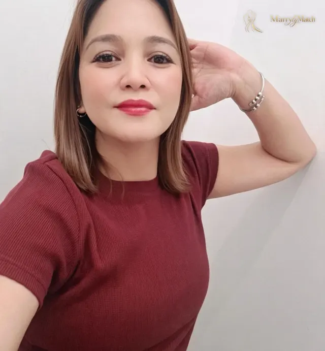 Another photo of Maricel