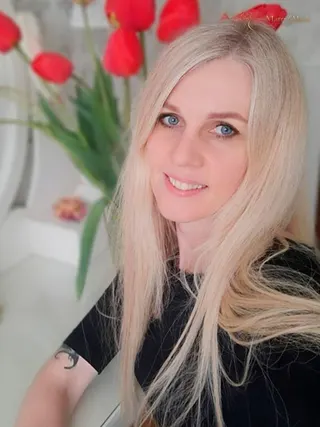 Another photo of OLESYA