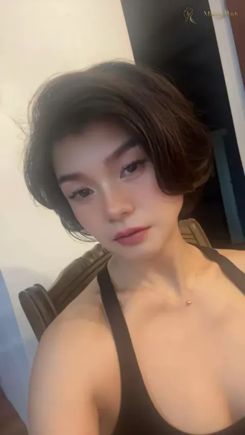 Bella, 46