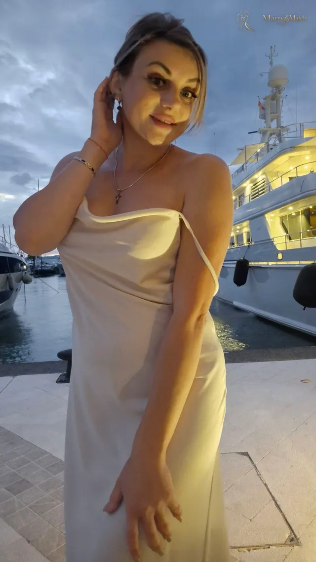 Another photo of Inna
